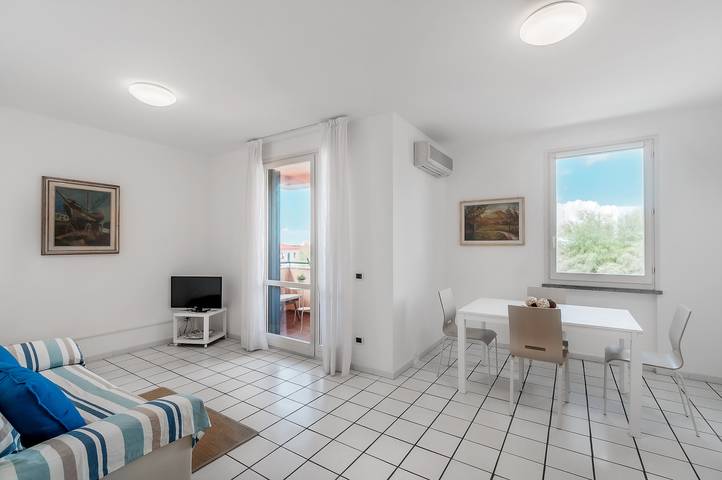 Ganze Wohnung, In exzellenter Lage und mit Meerblick – Appartamento Lungomare in La Fenicia (pebbles) (Marciana Marina), Marciana Marina