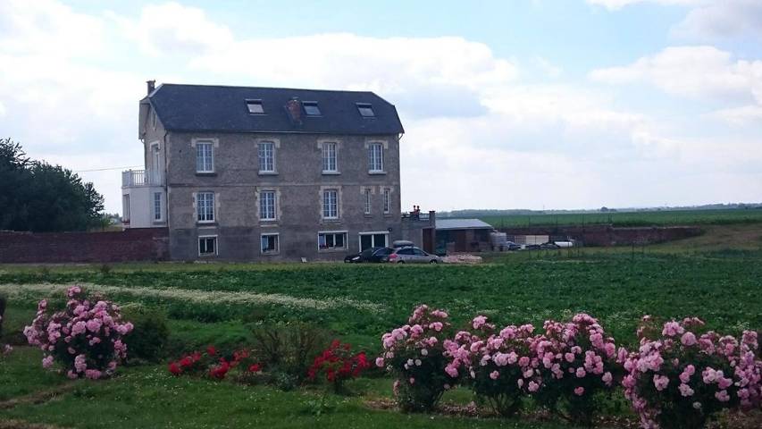 Chambre d’hôte pour 2 personnes, avec jardin ainsi que terrasse et vue à Bernes