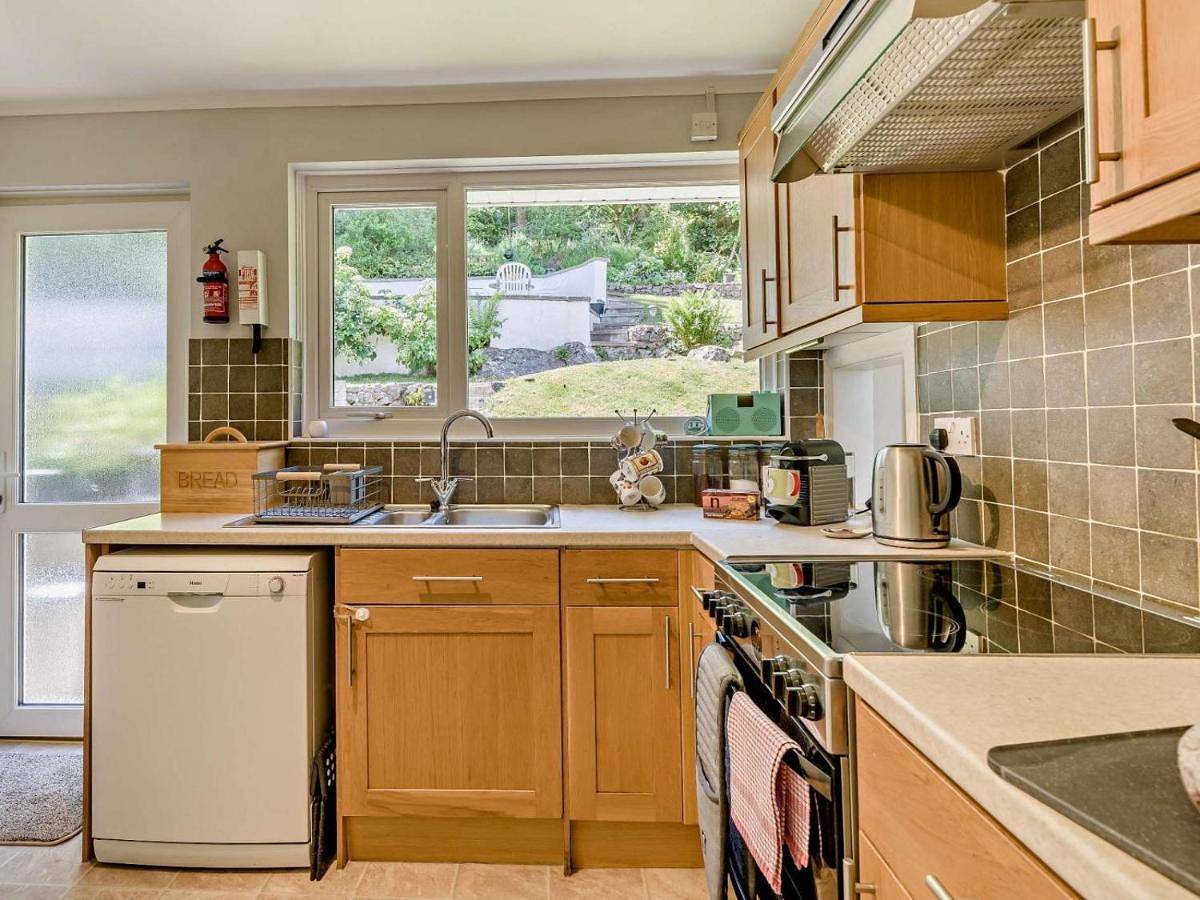 Entire apartment, 3 Bed in Carnforth oc-sz425 in Arnside, Lake District