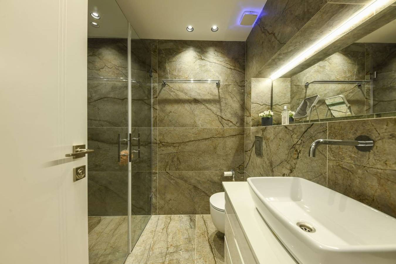 Ganze Wohnung, Stunning Modern Studio in Netanya from the beach in Netanja, Zentralbezirk (Israel)