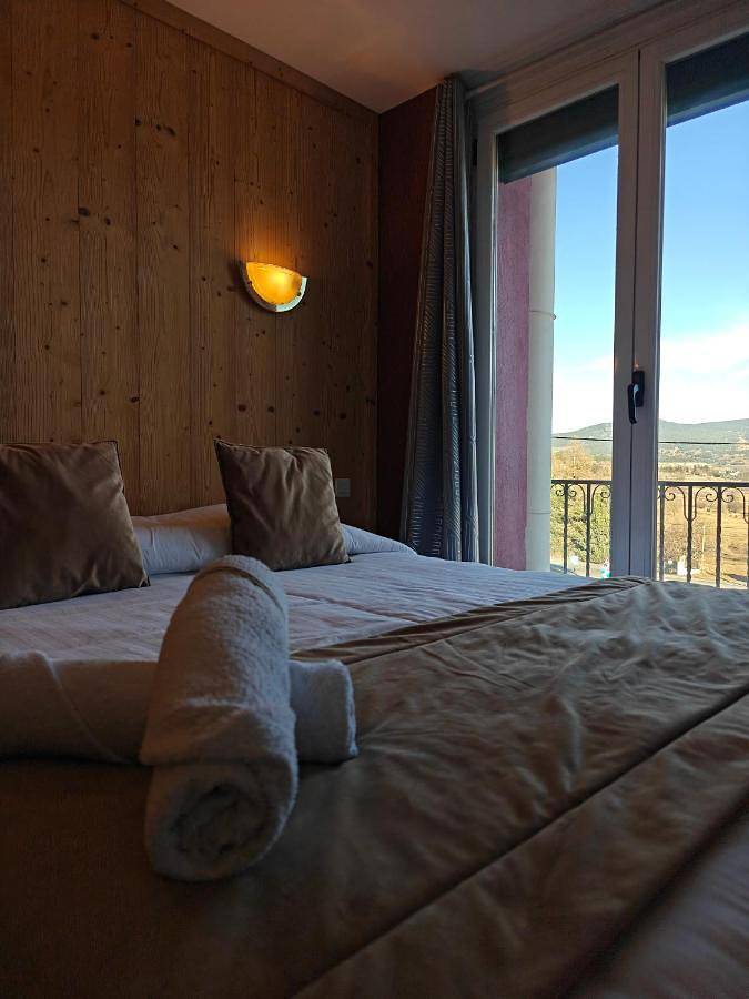 Location de vacances pour 3 personnes, avec Terrasse ainsi que Jardin et Vue à La Cabanasse