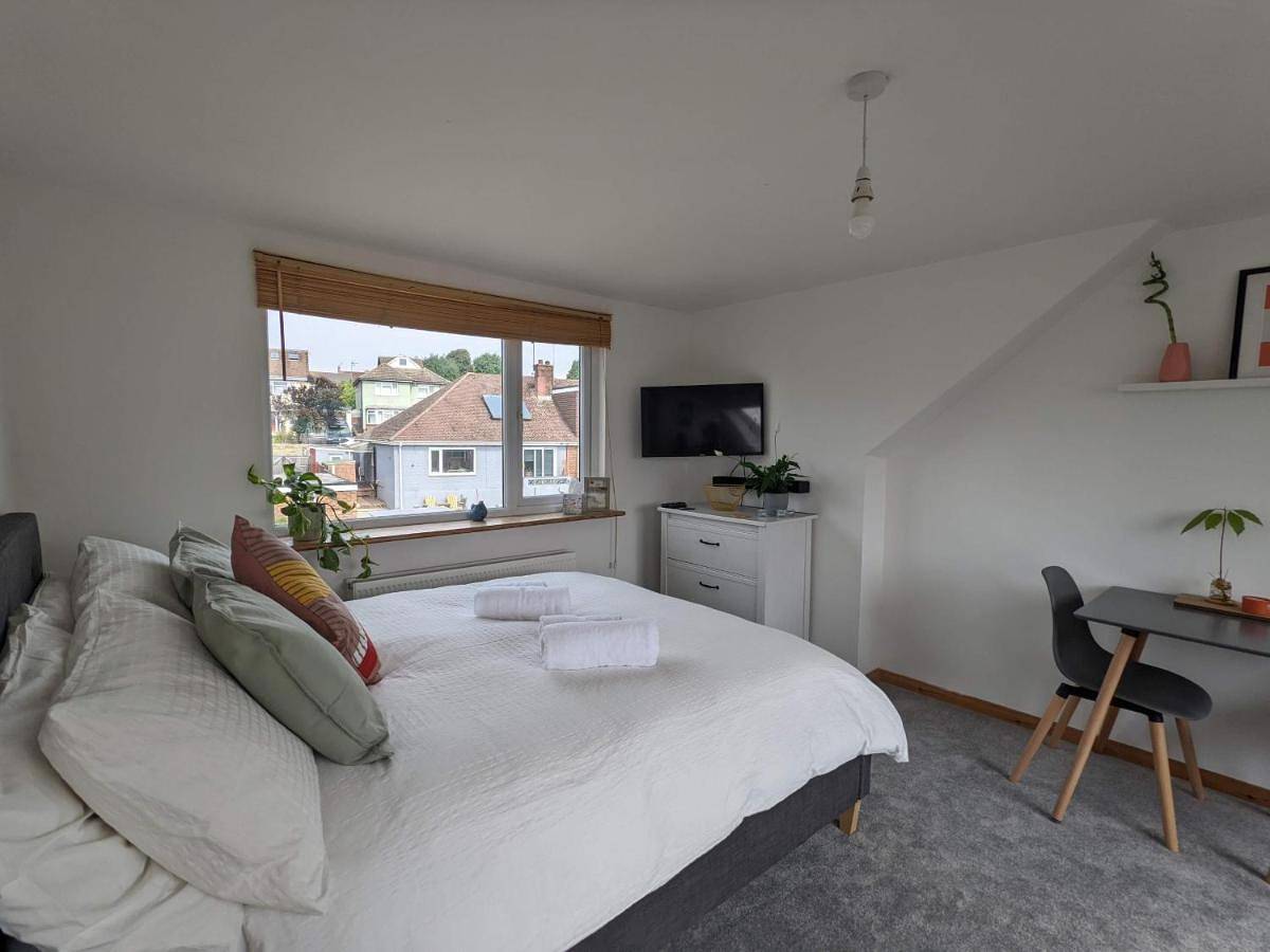 Double Room with Private Bathroom in Brighton, Sussex