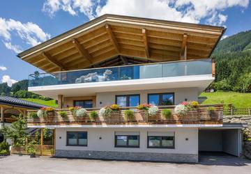 Hütte für 8 Personen, mit Ausblick und Garten, kinderfreundlich in Hippach
