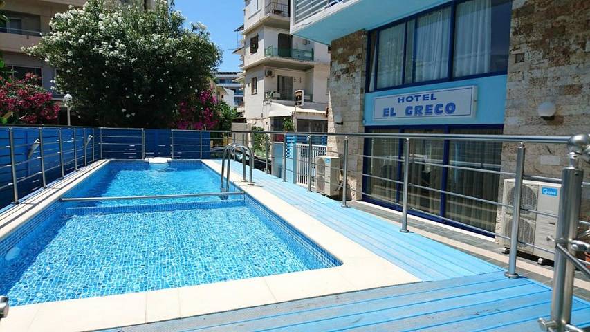 Hôtel pour 2 personnes, avec vue ainsi que piscine et balcon
