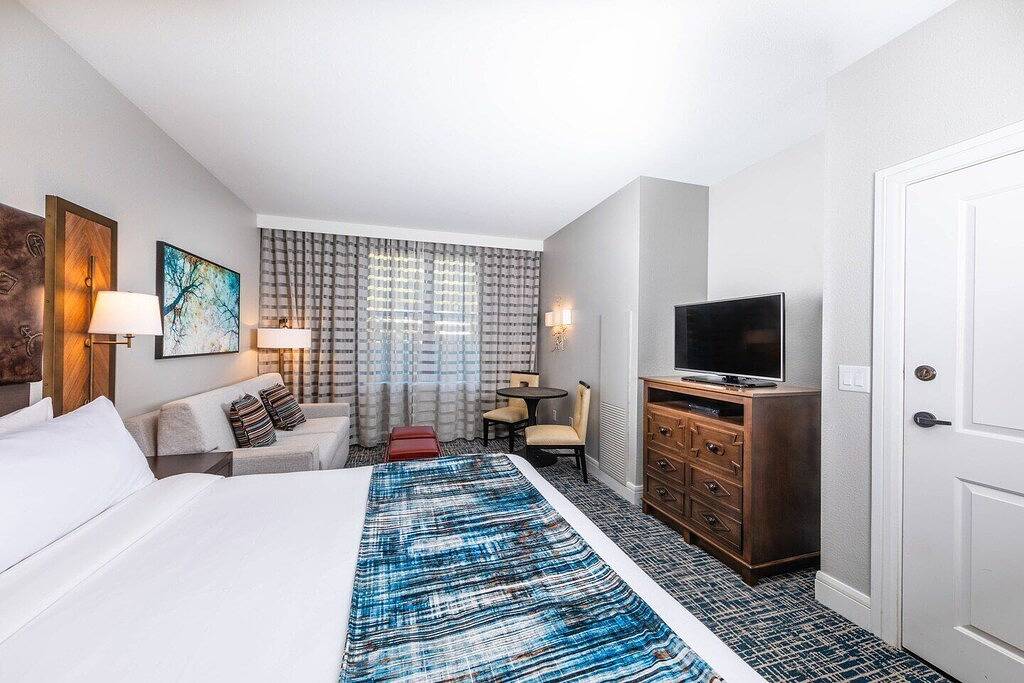 Deluxe Guest Room at Marriott's Timber Lodge in South Lake Tahoe, Heavenly