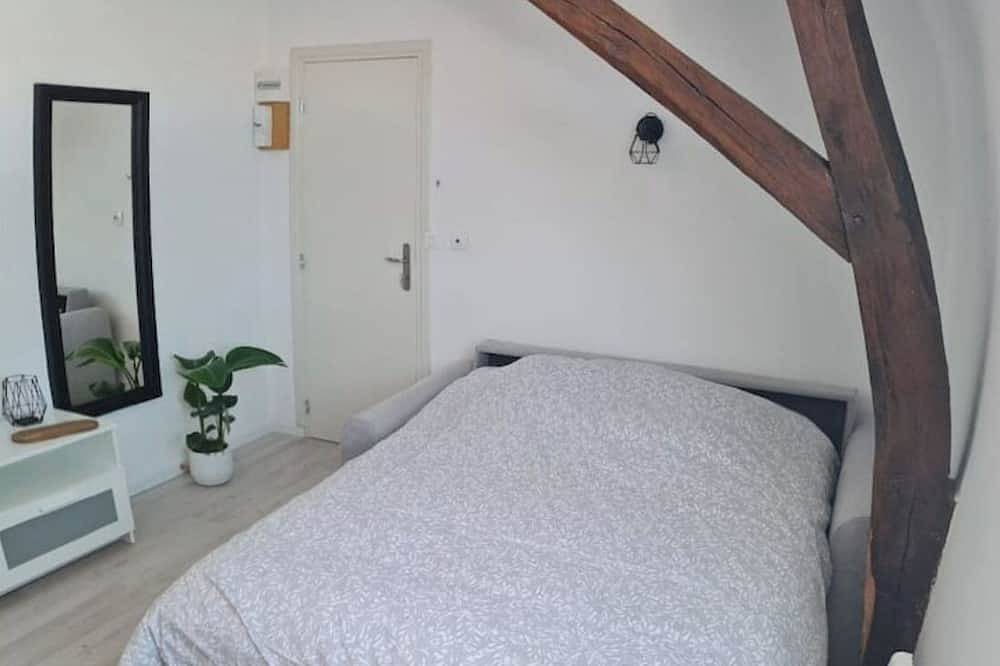 Entire apartment, Studio Cosy Le 12 in Châlons-en-Champagne, Marne