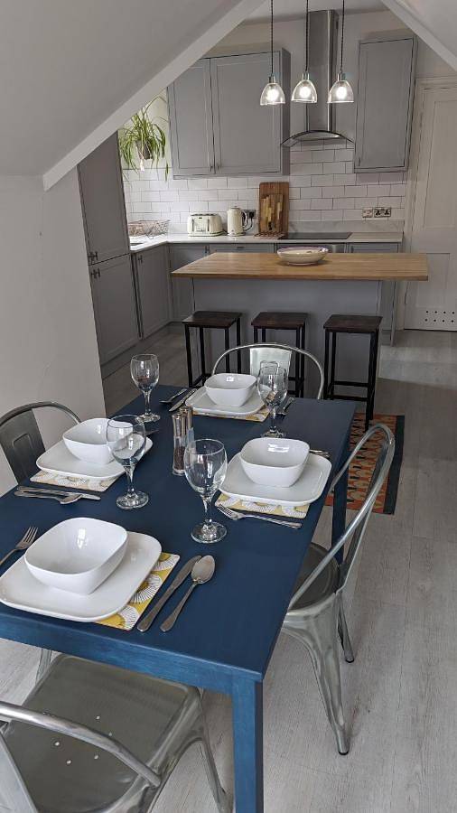 Entire apartment, Two-Bedroom Apartment in Hove, Brighton