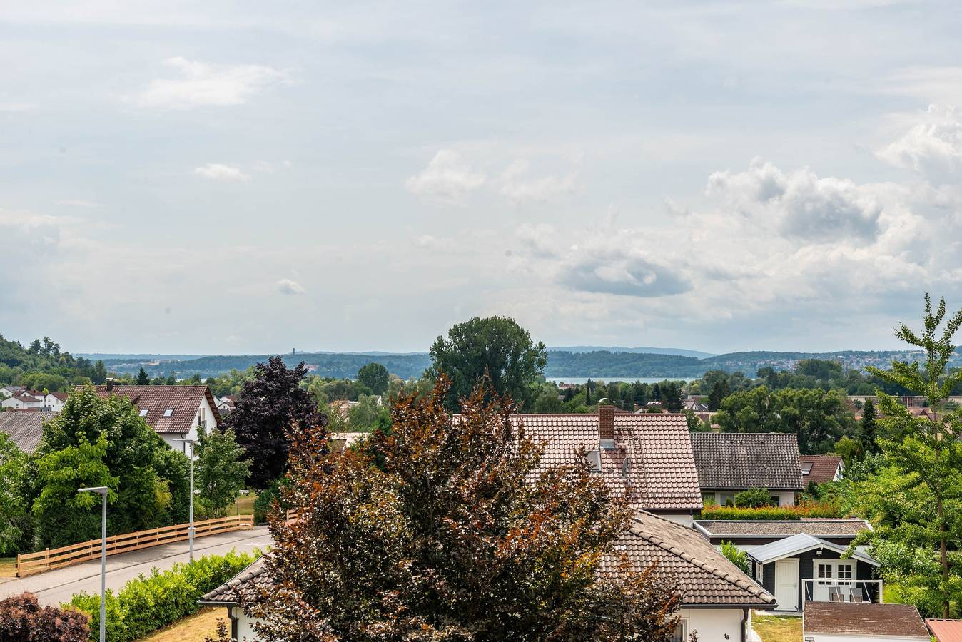Ganze Wohnung, Ferienwohnung Mainaublick – Komfort am Bodensee mit Sauna, Pool & Balkonblick auf Mainau in Oberuhldingen, Uhldingen-Mühlhofen