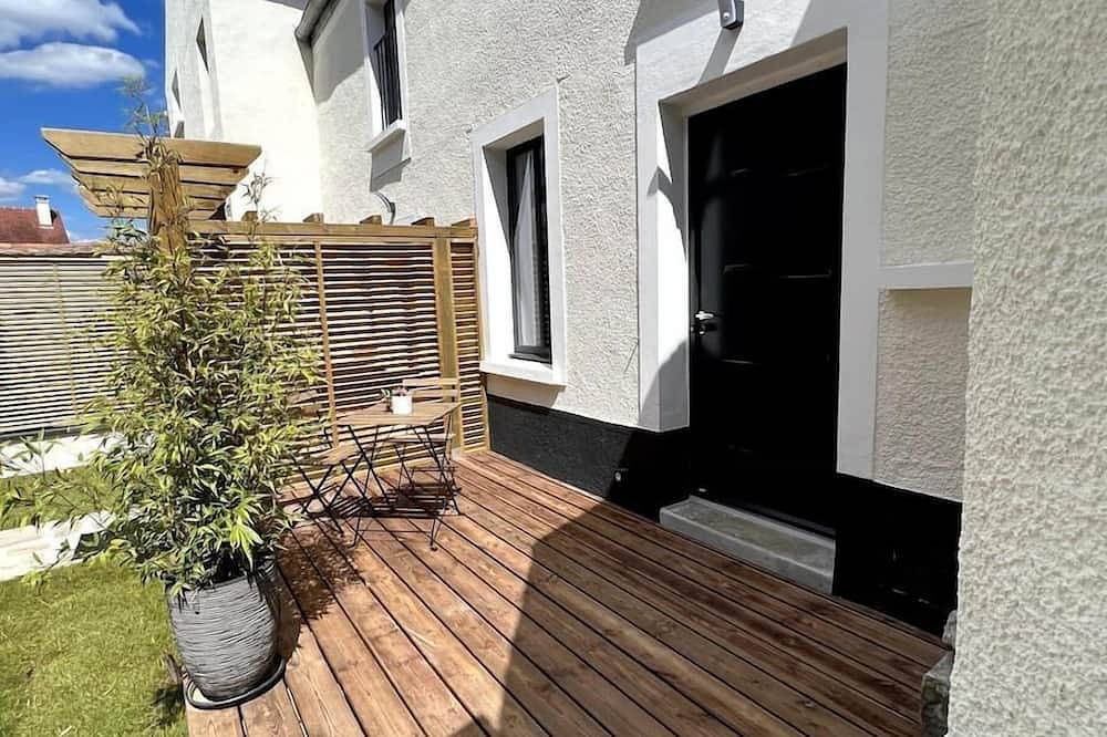 Apartamento entero, ★★★★★ Beautiful Duplex Design with private terrace -  Ideally located in Veneux-les-Sablons, Sena y Marne