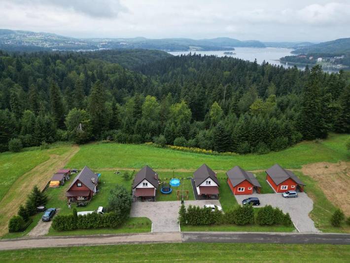 Domek letniskowy dla 4 osób, z taras i widok oraz basen i ogród, zwierzęta dozwolone w Solina