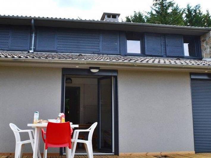 Gîte pour 8 personnes, avec bassin pour enfant à Saint-Julien-Chapteuil - 2