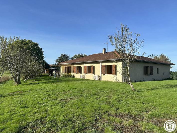 Gîte pour 6 personnes, avec terrasse et jardin dans l' Ain