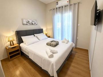 Vacation Rental for 10 Guests in Korinthia, Picture 3