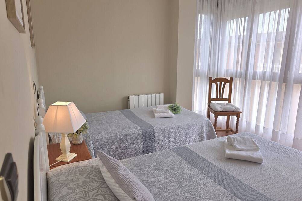 Ganze Wohnung, Apto 2 hab en la playa - Pineda 6402 in Noja, Kantabrische Küste