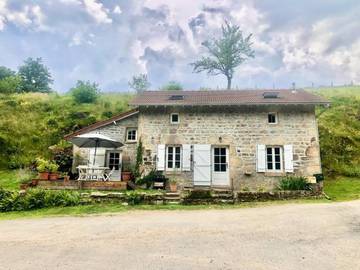 Gîte pour 4 personnes, avec jardin ainsi que vue et terrasse à Saint-Julien-le-Petit