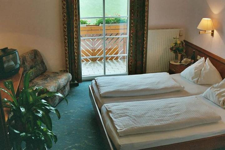 Radhotel Schischek - Doppelzimmer mit Dusche, Wc in Südoststeiermark, Halbenrain