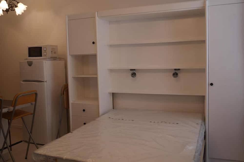 Ganze Wohnung, Studio 25 m2 möbliert renoviert in Pont-Saint-Esprit, Nimes und Umgebung