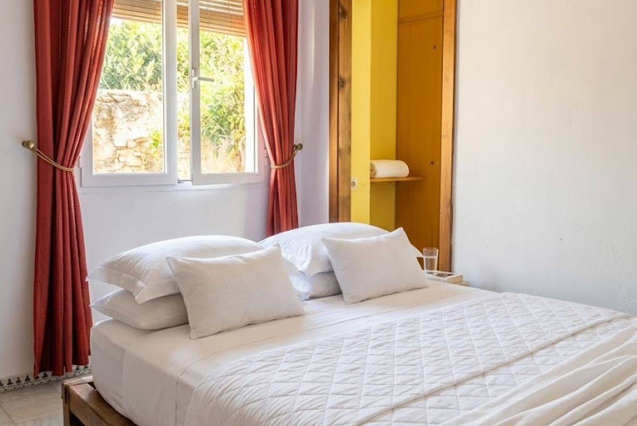 Apartamento entero, 🌴 Apartamento Familiar en Primera Línea de Playa | Complejo Atlántico – Playa de la Barrosa 🌊 in Novo Sancti Petri, Chiclana de la Frontera