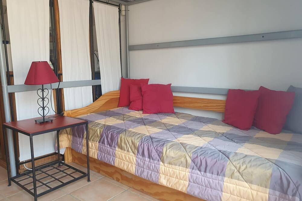 Entire apartment, Gîte en Provence - Medieval village, near Verdon. in Montfort-sur-Argens, Brignoles region