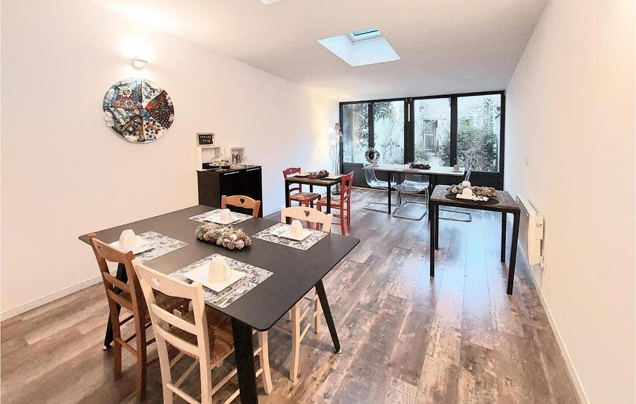 Five-Bedroom Holiday Home in Magny-en-Vexin, Parc naturel régional du Vexin Français