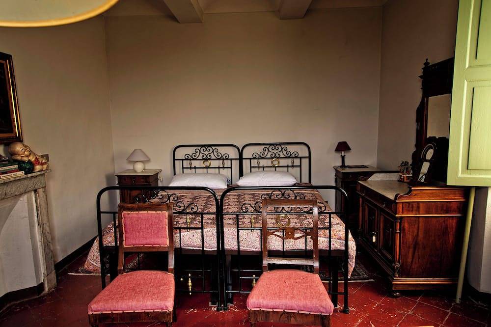 Charming historic villa in the Unesco Langhe and Monferrato Wine Region in Castagnole delle Lanze (dorf), Castagnole delle Lanze