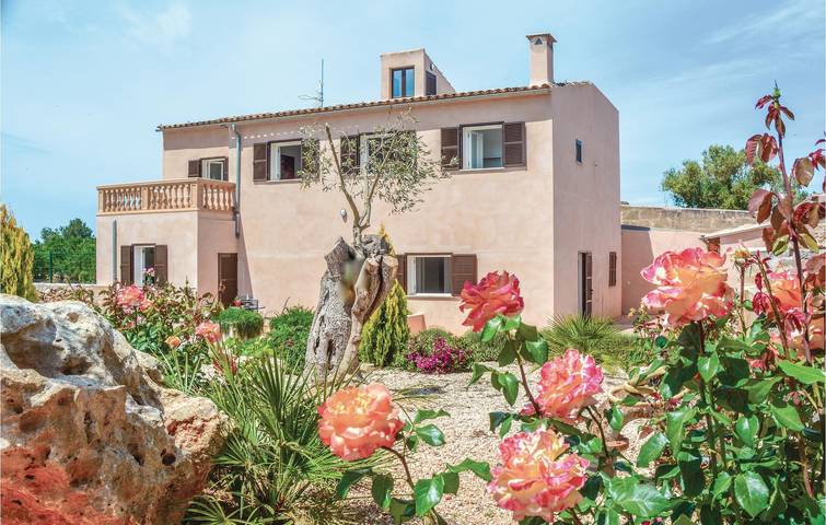 Finca für 9 Personen, mit Terrasse und Garten sowie Pool in Ariany
