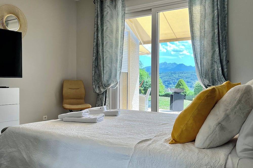 Magnifique villa 5 étoiles vue lac et montagnes climatisée in Veyrier-du-Lac, Région d'Annecy