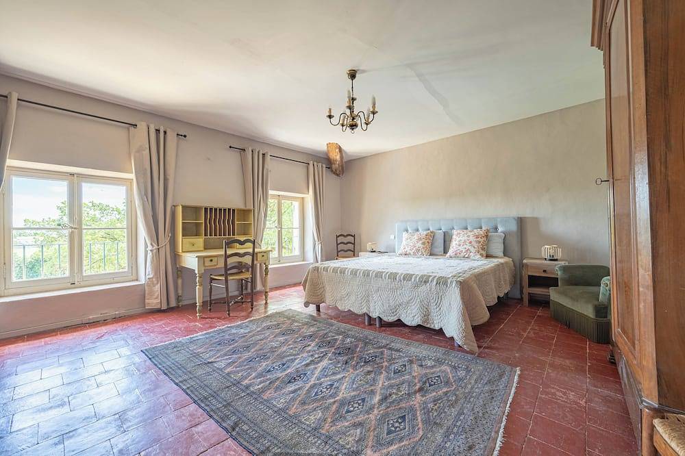Authentic family home in the heart of Provence in Le Pontet, Vaucluse