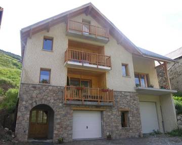 Gîte pour 9 personnes, avec terrasse à La Grave