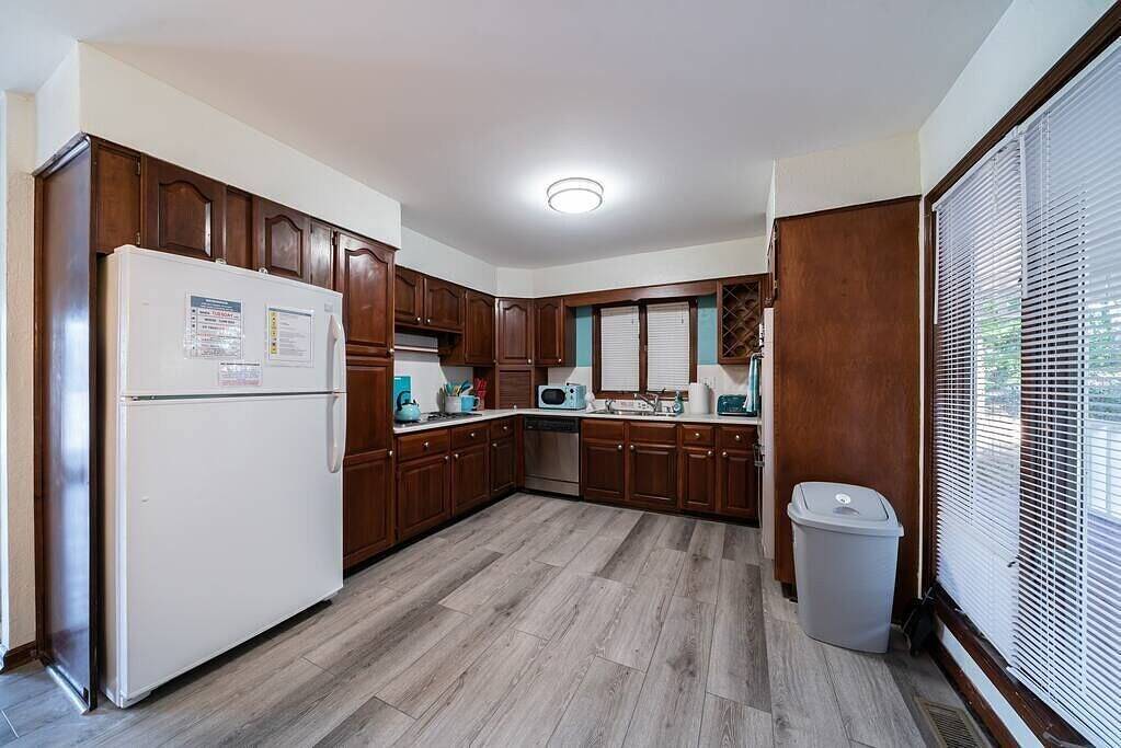 Lay Back in the Lake House in Gwinnett County