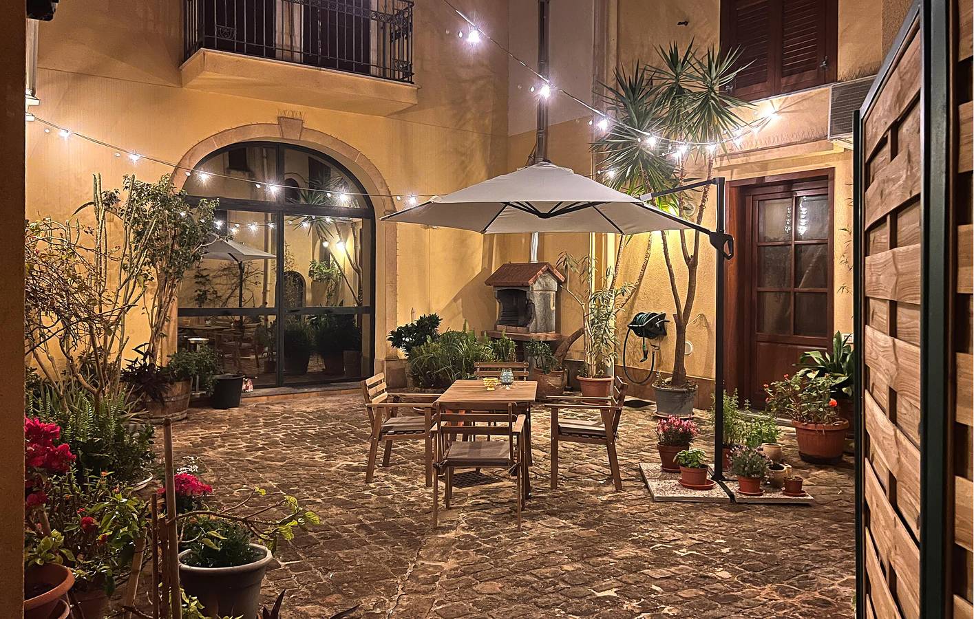 Appartamento intero, Menfi Retreat: Appartamento spazioso con A/C, lavatrice e parcheggio in Menfi, Provincia di Agrigento