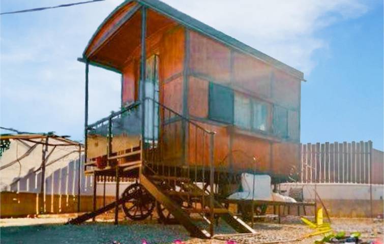 Camping pour 2 personnes, avec jardin dans les Bouches-du-Rhône - 2