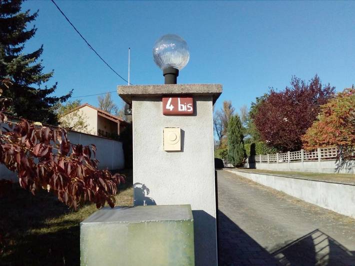 Hôtel pour 2 personnes, avec piscine ainsi que vue et jardin à Bas-en-Basset - 2
