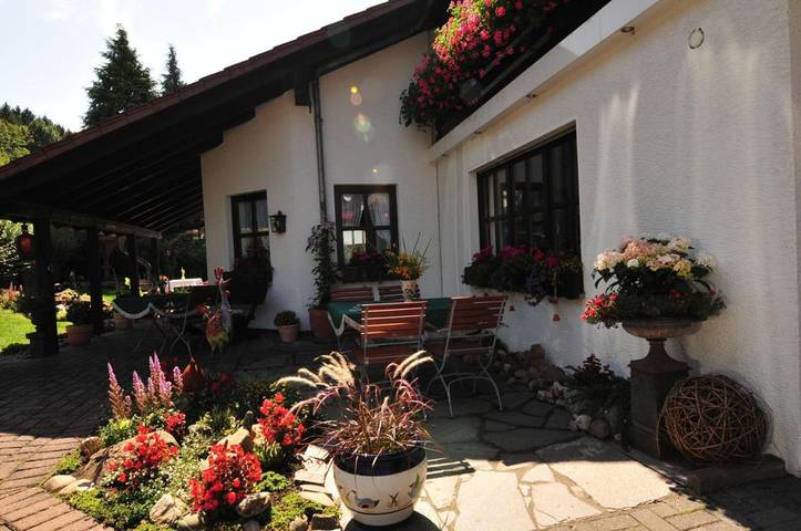 Hotel für 2 Personen, mit Balkon und Terrasse sowie Garten und Pool