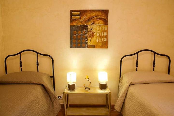 Appartamento intero, B&B la casa al vicolo - sconto 20% per le prime 2 prenotazioni in Paliano, Provincia di Frosinone