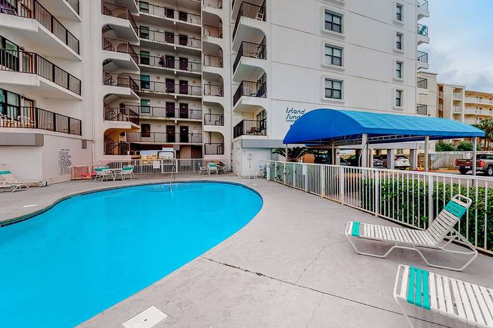 Vacation apartment for 5 people, with pool and balcony as well as yard in Alabama