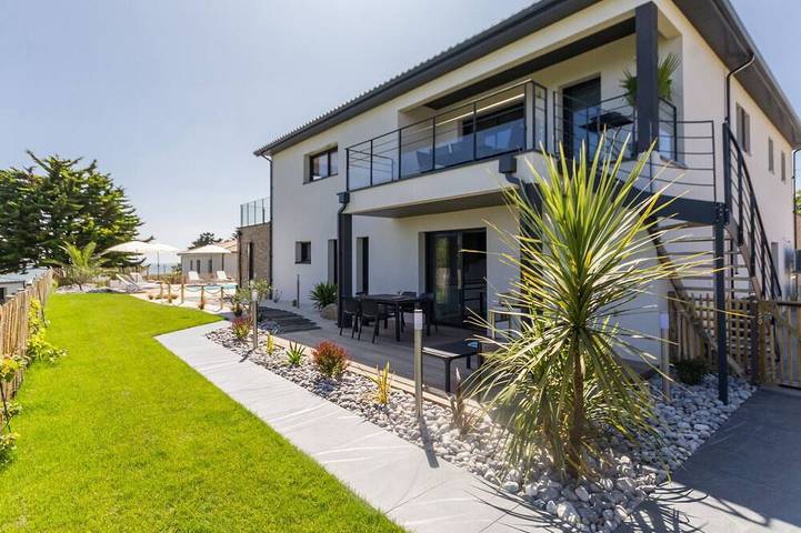 Gîte pour 2 personnes, avec piscine ainsi que jacuzzi et terrasse dans Plage Du Port Meleu Prefailles - 4