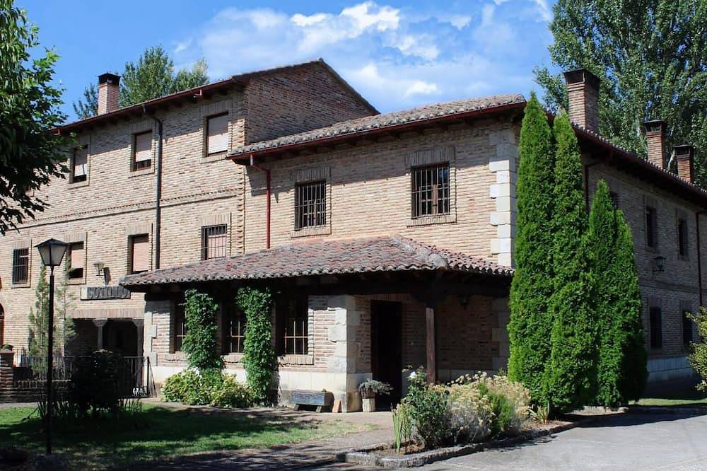 Country House 'Molino El Sotillo' with Private Garden and Wi-Fi in San Martín del Obispo, Saldaña