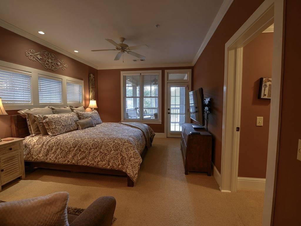 Ganze Wohnung, Reynolds, Lake Club, Fronts Golf, 15 Minuten zu Fuß zum The Ritz, alle King Beds in Lake Oconee