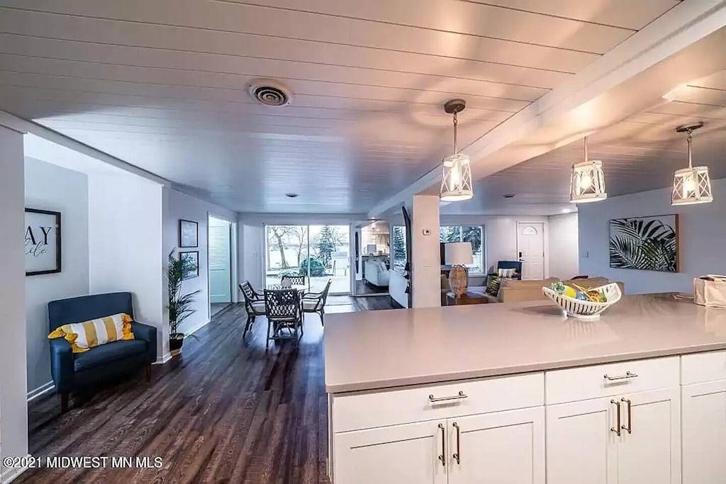 Ganze Wohnung, Condo with Lakefront View. 3 Bedroom, Large entertaining space with Dock / Slip! in Becker County