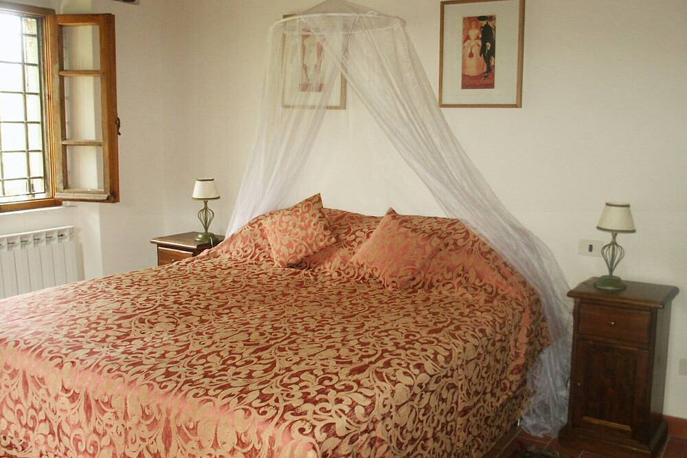 Bella Umbria Agriturismo con piscina privata, giardini e terreni in Umbertide, Valtiberina