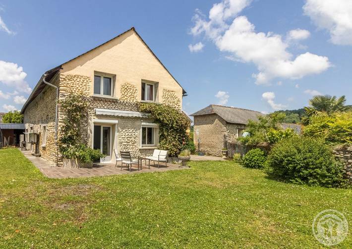 Gîte pour 4 personnes, avec jardin à Louey
