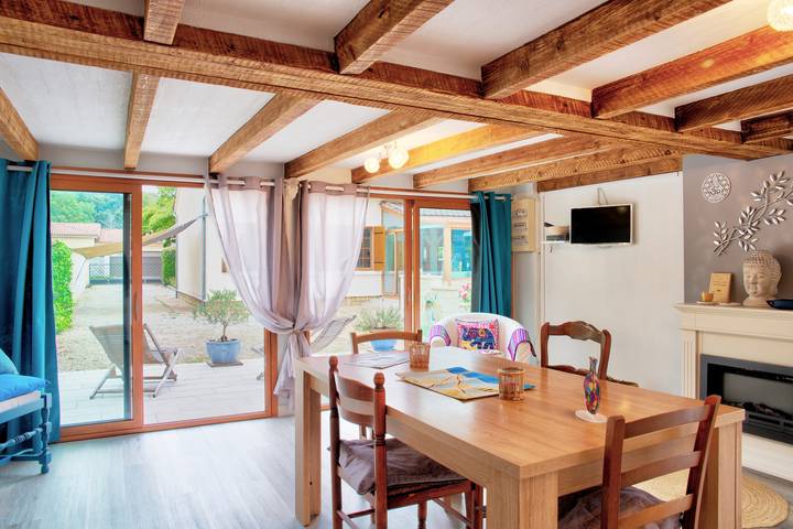 Les Tuilières – Chambre d’hôtes avec piscine et climatisation à Mouleydier in Mouleydier, Périgord Pourpre