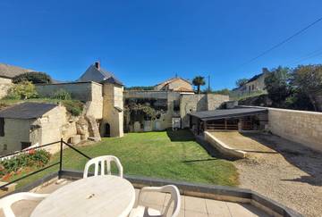 Gîte pour 4 personnes, avec terrasse et jardin à Saix