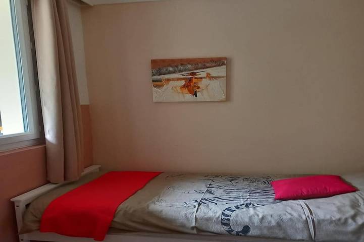 Location de vacances pour 6 personnes, avec terrasse ainsi que piscine et jardin dans Cuzy - 3