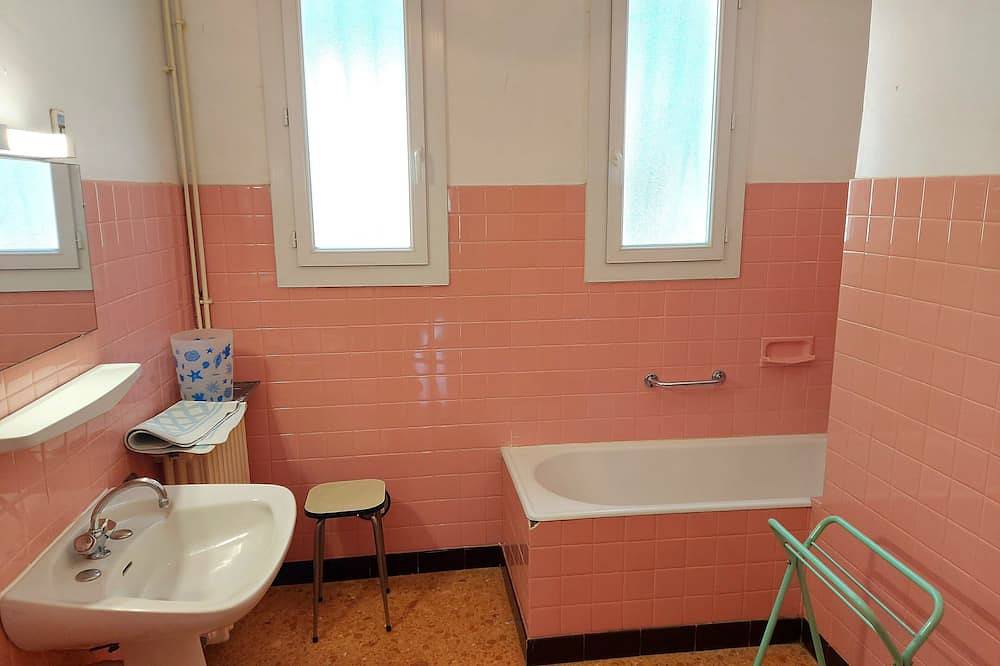 Appartement entier, 2km de mer plage 115m2 jardin 2ch 6pers ok animaux cheques vacances parking wifi in Latour-Bas-Elne, Côte méditerranéenne (France)