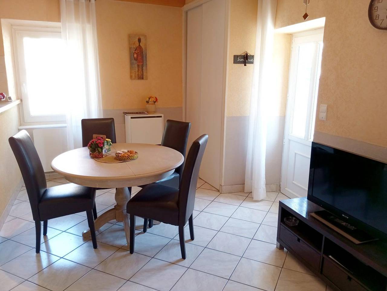 Gîte confortable avec parking, terrasse et jardin près de Saint-Nectaire in Saint-Nectaire, Parc naturel régional des Volcans d'Auvergne