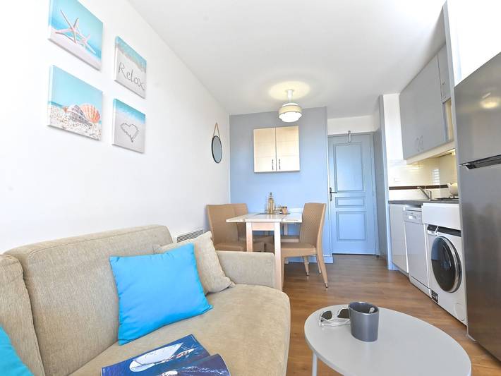 Gîte pour 4 personnes, avec terrasse ainsi que jardin et bassin pour enfant dans Golf De Cap Esterel - 2