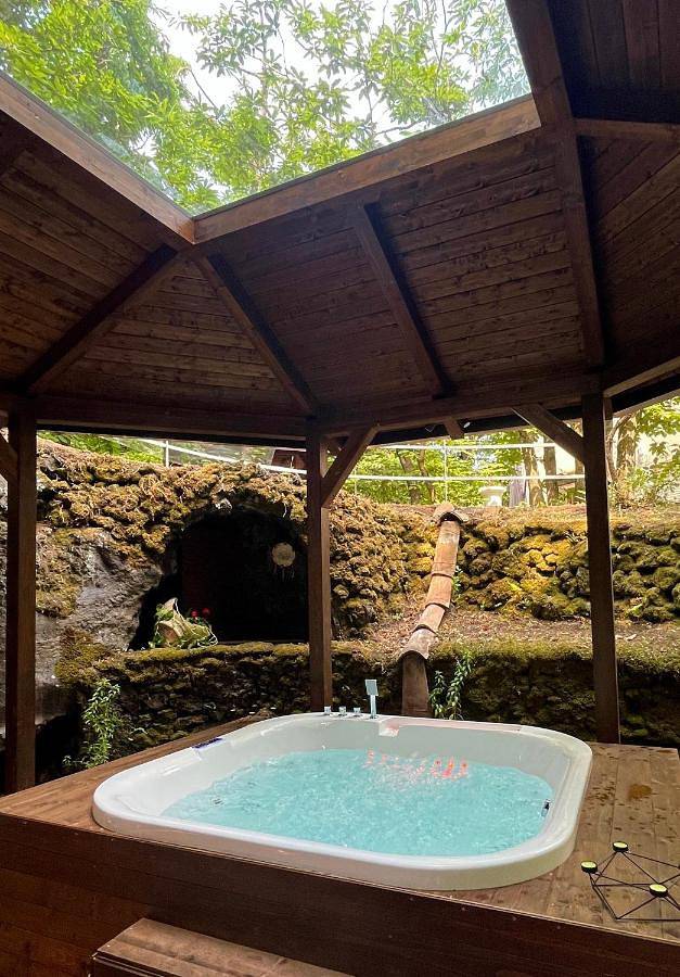 Villa per 10 persone, con Terrazza e Idromassaggio nonché Giardino e Panorama a Pedara