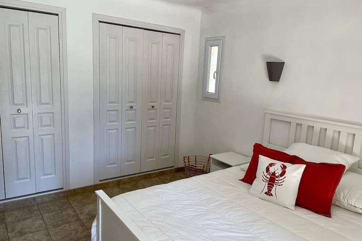 Location de vacances pour 6 personnes, avec terrasse et jardin à Lamanon - 4